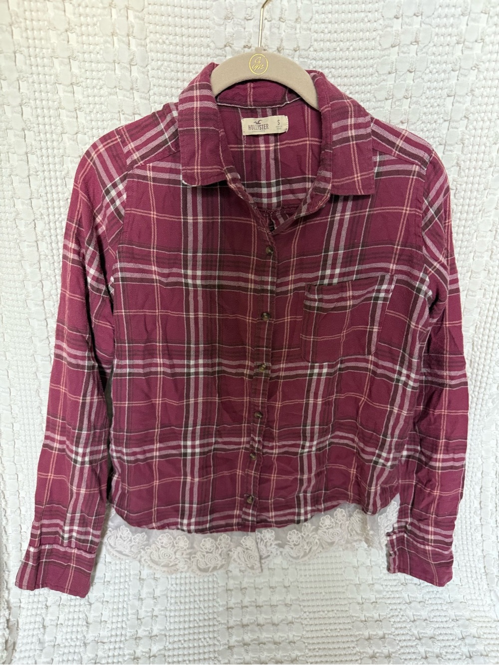 Hollister Plaid Button Down in Burgundy & White With Lace Trimming  Size Small
